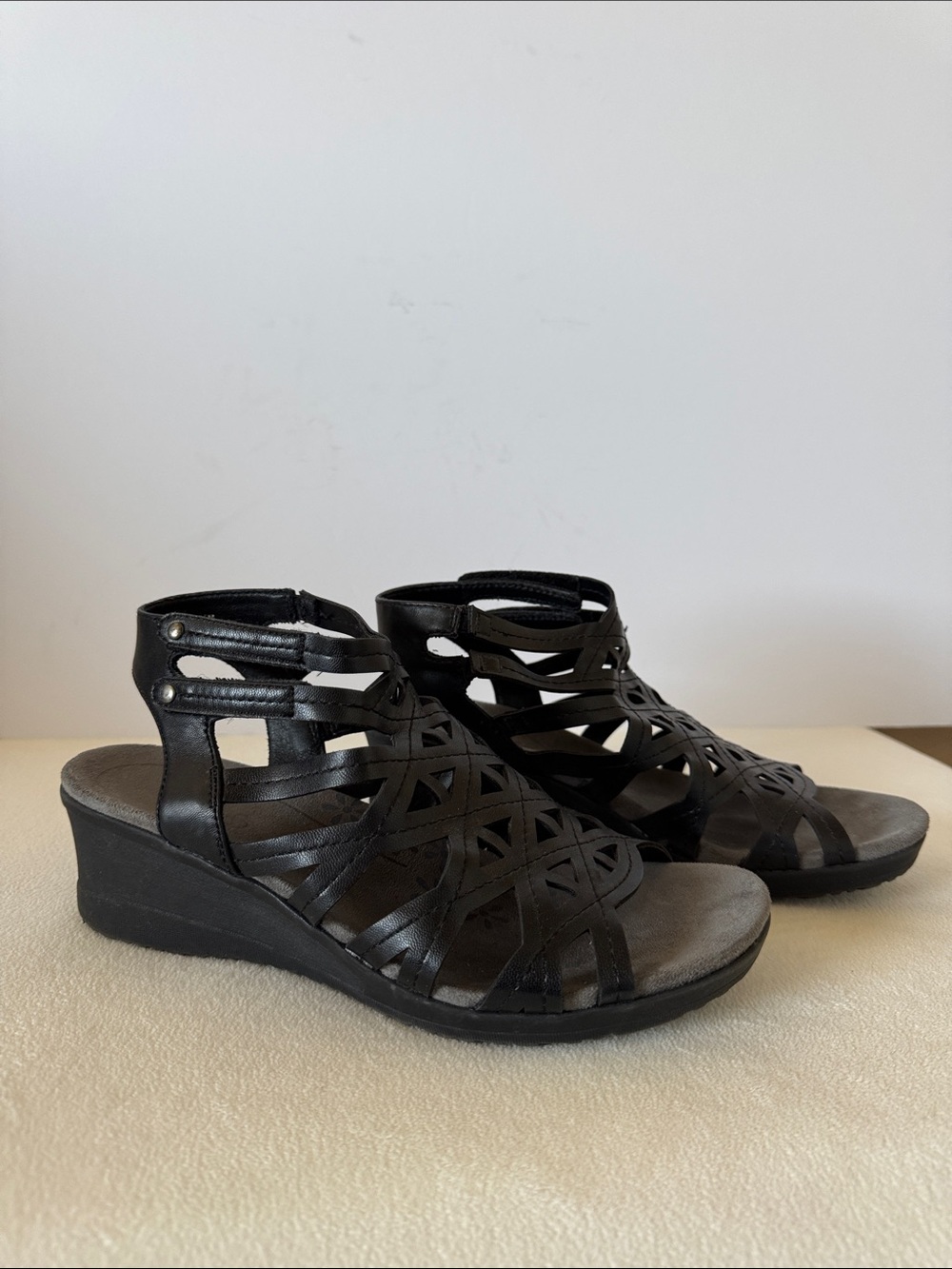 Baretraps gladiator wedge sandals